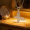 Kvinnor Fjärilshalsband Ihåligt Fjärilhänge Halsband Elegant Delikat Halsband Smycken för Dagligt Bruk Bröllop Fester Gåva