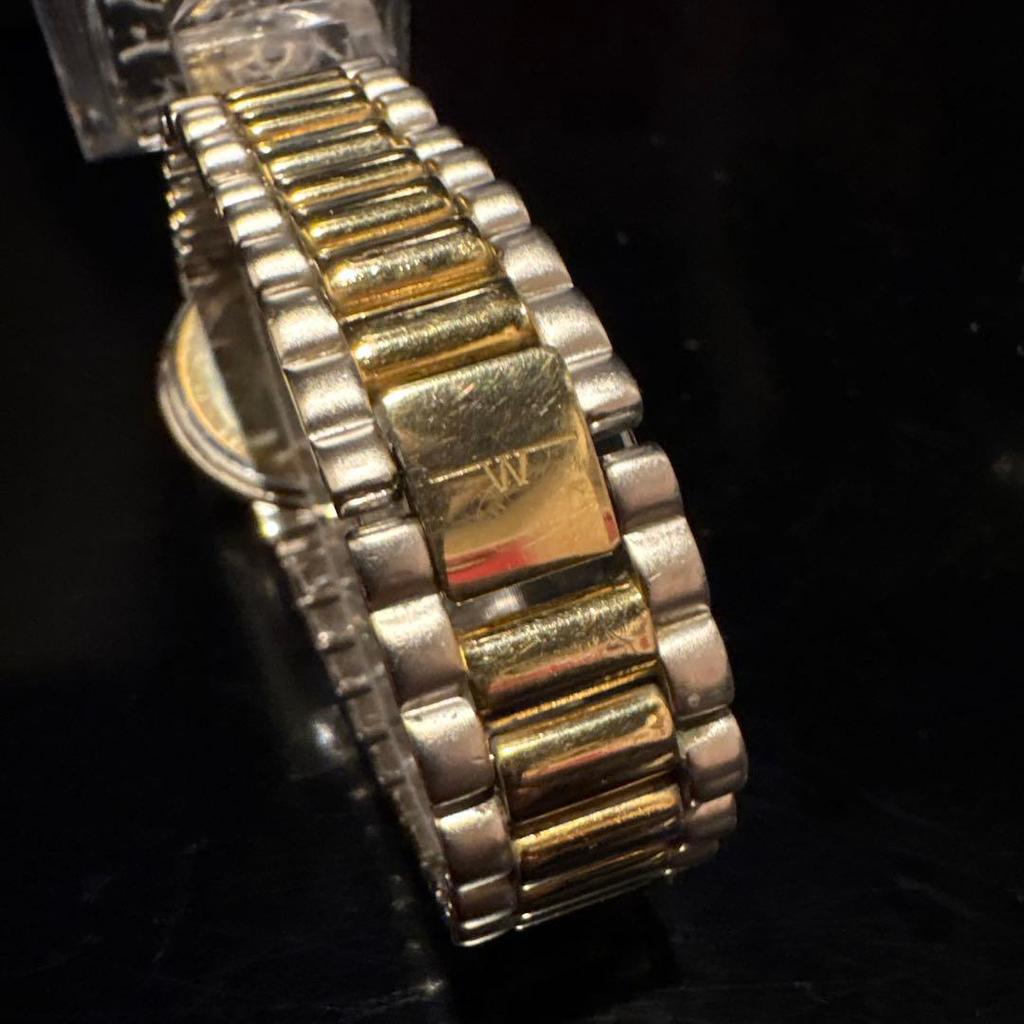 Used (Good Condition) WITTNAUER Quartz Round 3-hand Watch