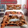 Conjunto de capa de edredom 3 peças (1*Capa de edredom + 2*Fronha, sem núcleo), Conjunto de Roupa de Cama com Padrão Karol G e Nome Personalizado, Presente de Decoração para Quarto