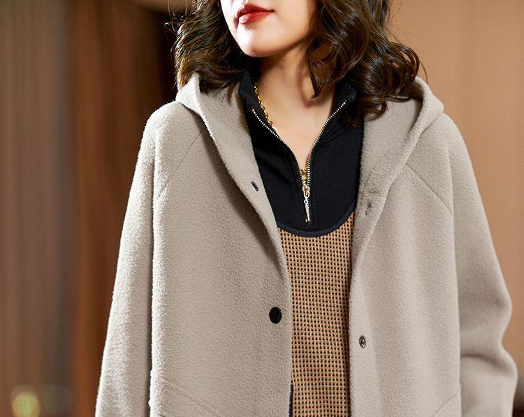 Dámský vlněný kabát střední délky s kapucí - Jednobarevný, Všestranný, Zeštíhlující, Ležérní, Jaro 2023