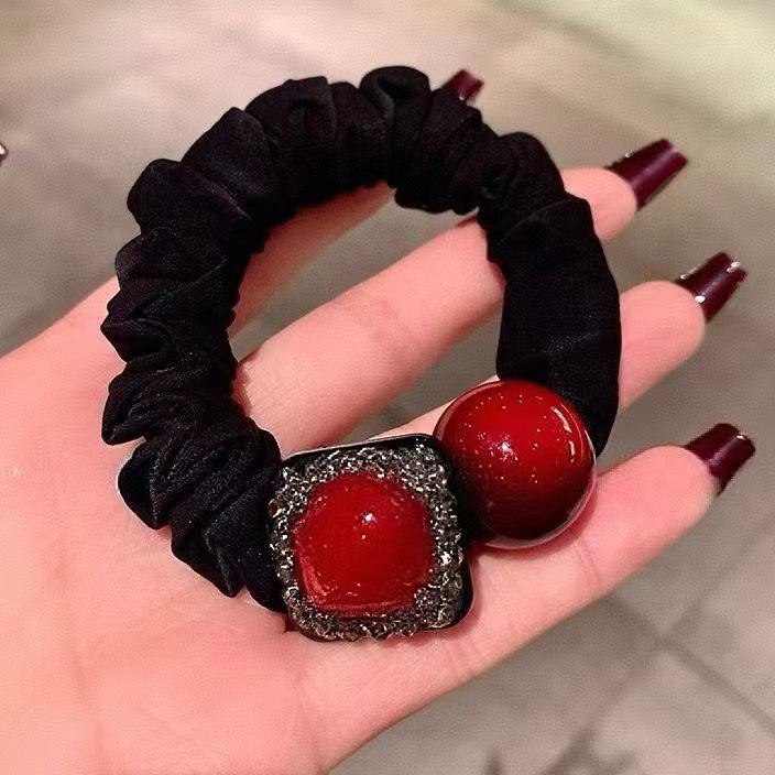 Luxurious French Pearl Hair Tie for Women - Versatile, Retro, and High Elasticity Hair Band