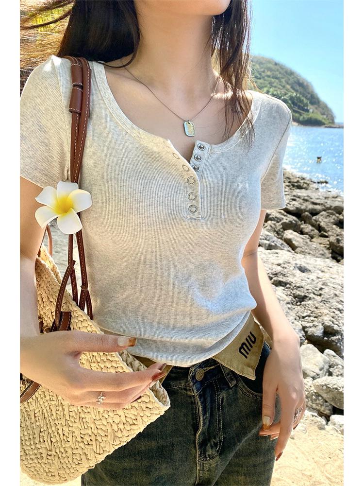 

Women s Grey Crew Neck Long Sleeve T-shirt - Straight Shoulder, Low Neck, Autumn 2024 Style Large