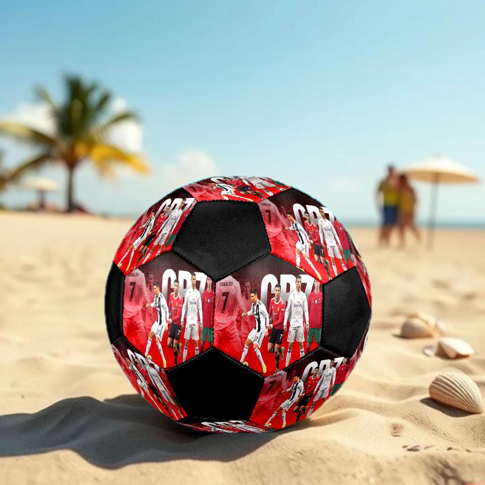 Poster Cristiano Ronaldo Taglia 5 Pallone da Calcio, Cucito a Macchina in PVC, Resistente e ad Alto Rimbalzo, Adatto a Tutte le Età, merchandising per tifosi, partite e uso all'aperto.