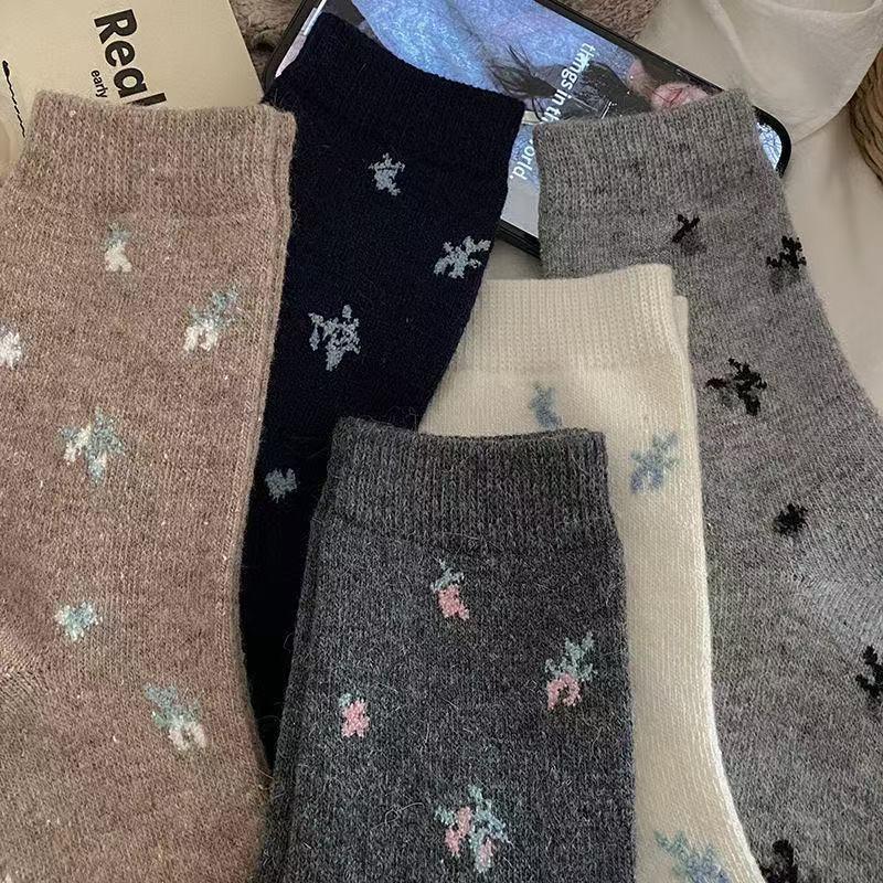 Floral Wool Socks, Women's Mid-calf Socks, Thick and Warm Long Socks for Autumn and Winter, Boneless Pile Fleece Socks
