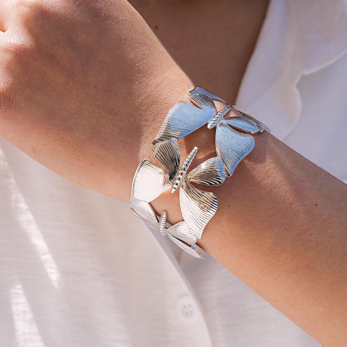 

DIEZI Vintage Hip Hop Metal Butterfly Cuff Bangles Punk Gold Color Geometric Wide Bracelets Bangles For Women Men Jewelry