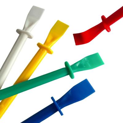Plastic Palette Knife: Durable Oil Painting Scraper & DIY Leather Adhesive Tool