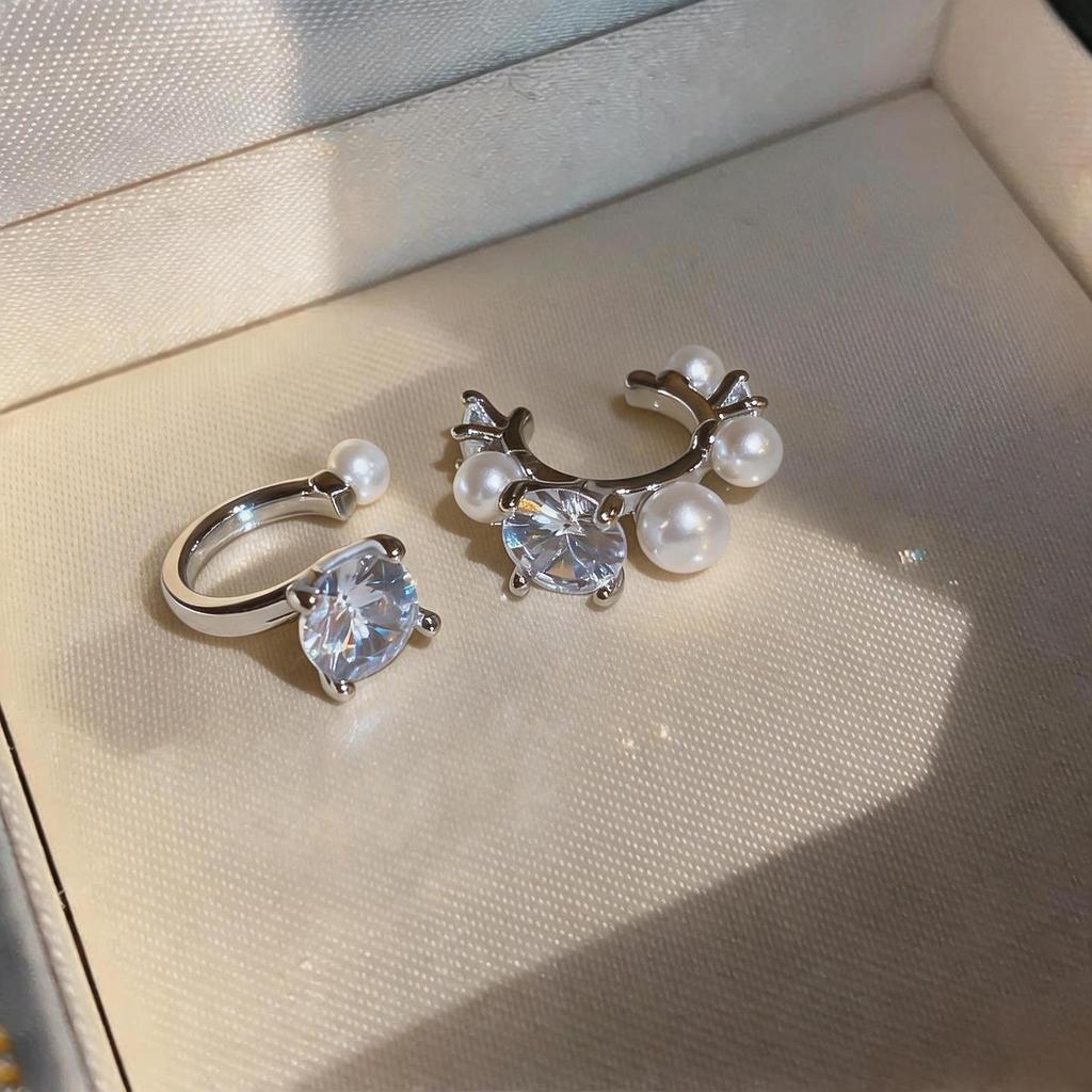 Elegant Zirconia Pearl Asymmetrical Ear Cuff - No Piercing Required. Light Luxury Fashion Earrings for Women.