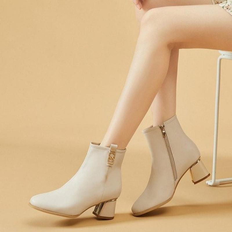 Stivaletti Corti con Tacco Alto Spesso Stile Britannico per Donna2025Nuovi Scarponcini in Cotone Foderati in Pile Stile Coreano alla Moda in Pelle da Donna