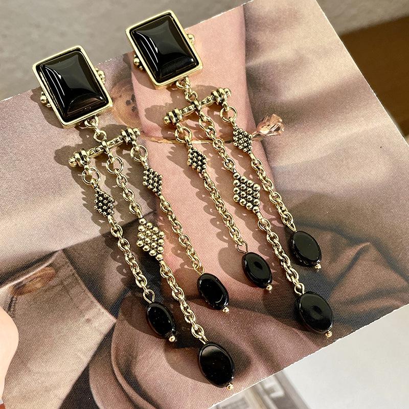 Vintage Black Series Stud Earrings 925 Silver Needle Minimalist High-End Personality Accessories for Women
