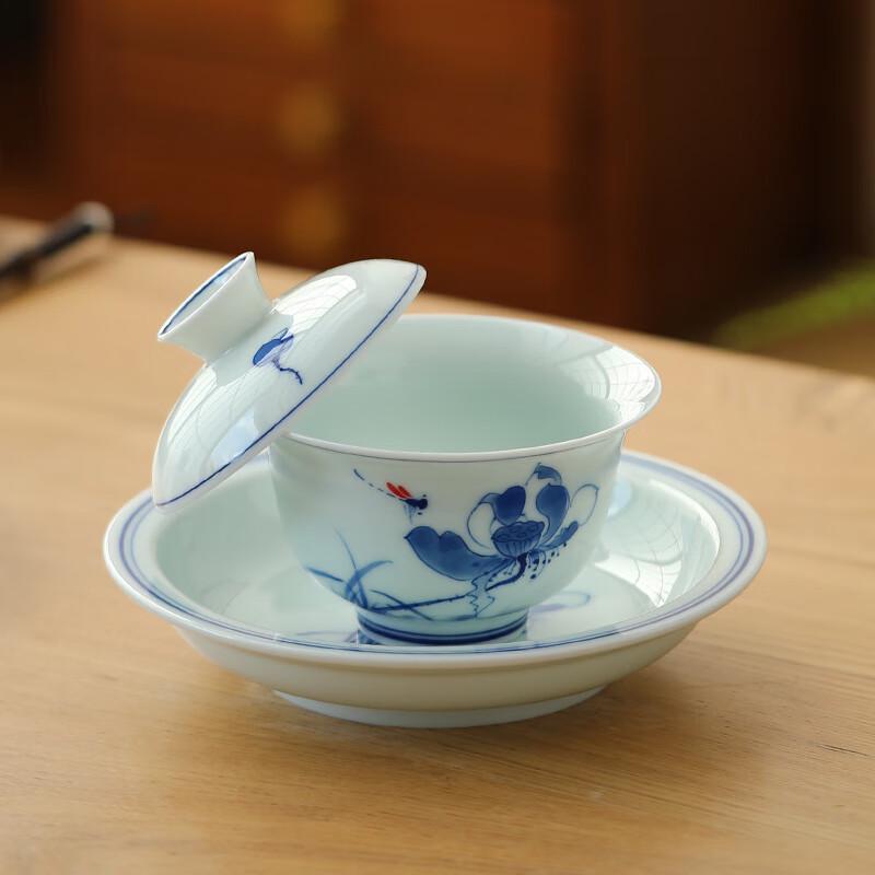 Lu Xu Ju Underglaze Hand-Painted Blue and White Lotus Ceramic Gaiwan