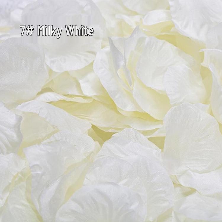 

Шелковые Лепестки Роз для Декораций на День Святого Валентина и Свадьбу