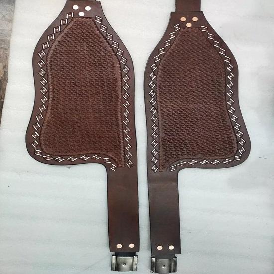 Westernové kožené sedlové blatníky na koně, pár, zdobené, náhradní blatníky.