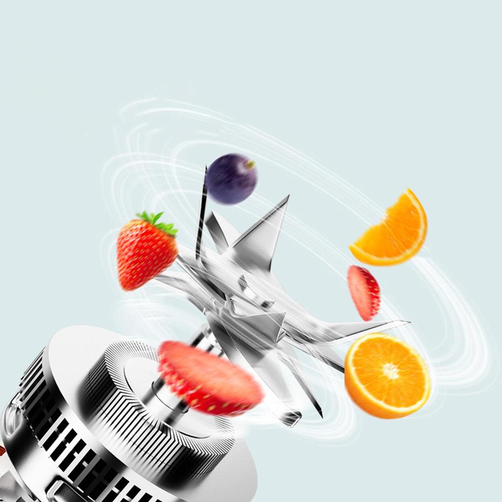 Compact Rechargeable Blender for Living