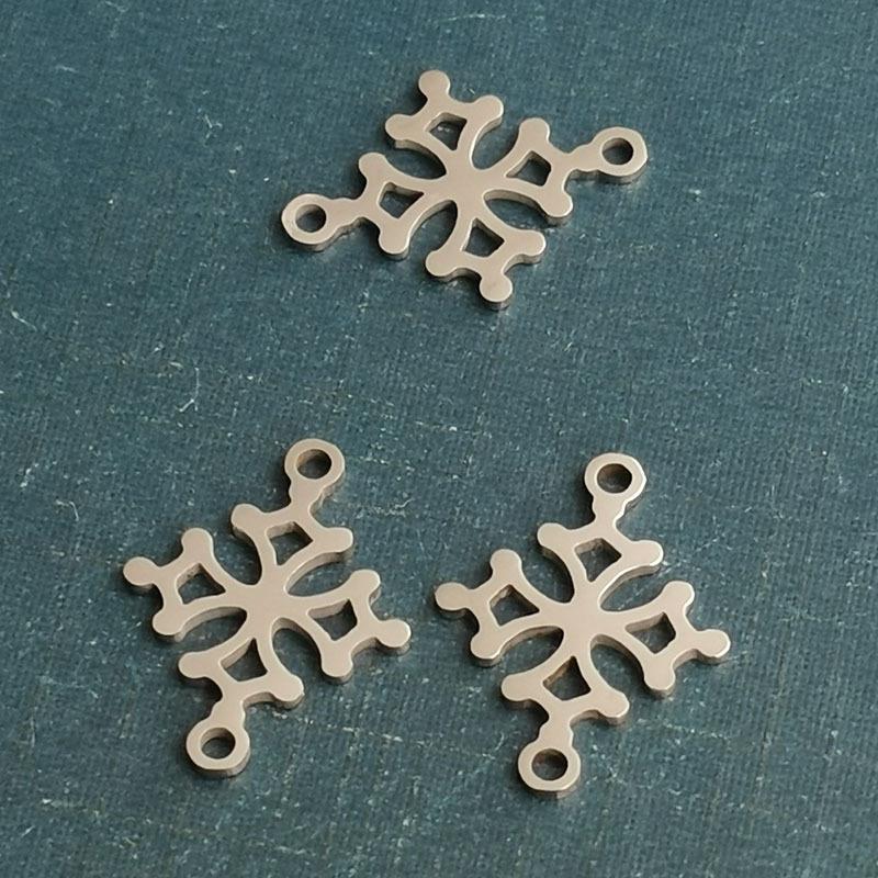 

Retro DIY Titanium Steel Snowflake Pendants Jewelry Accessories