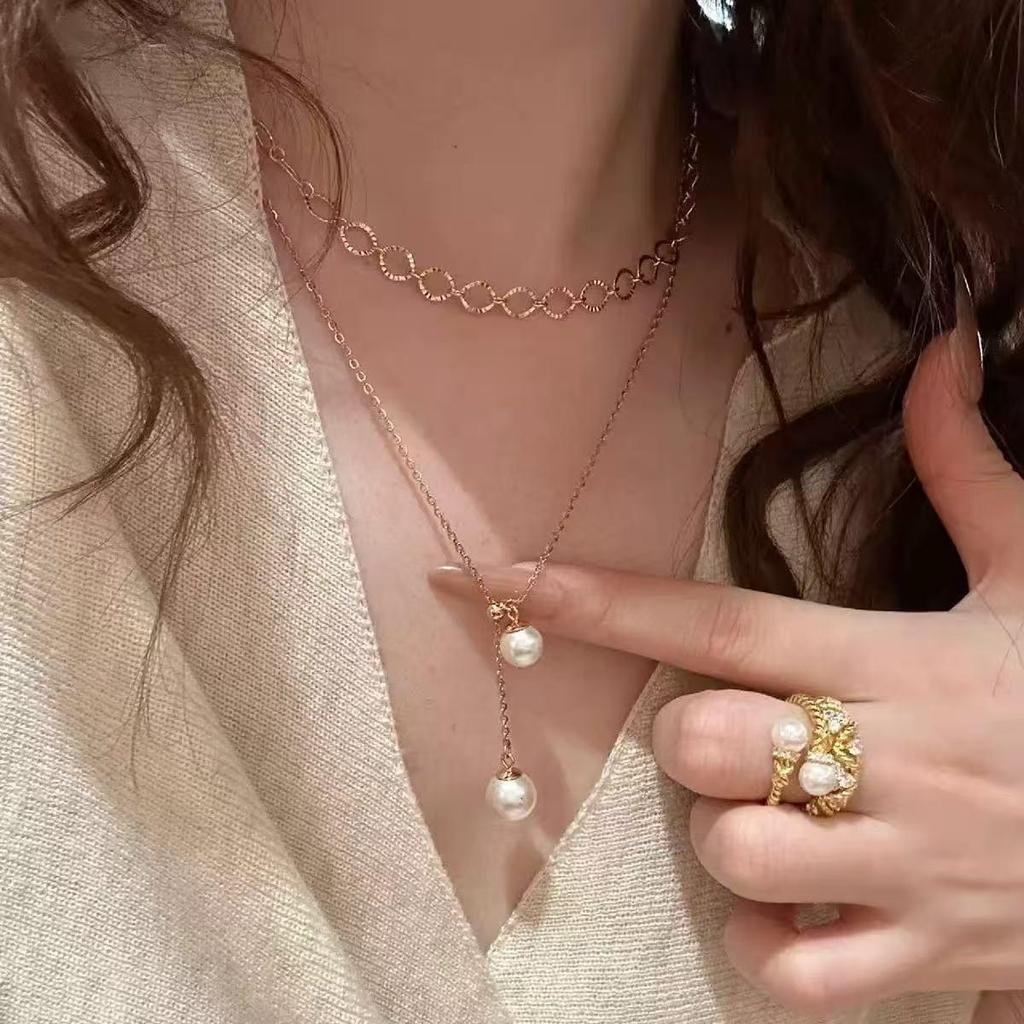 Luxurious Niche Pearl Tassel Choker Necklace for Women - Exquisite Light Luxury Shell Pearl Clavicle Chain