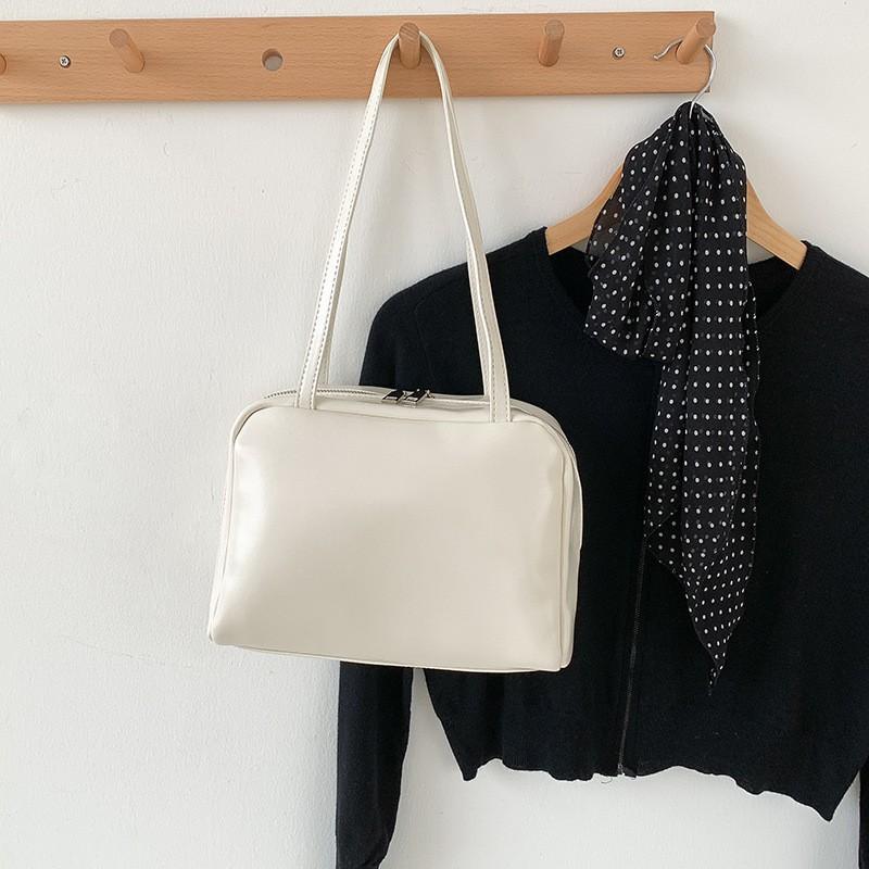 

2025 South Korea Dongdaemun Fashionable Portable Bowling Bag Female Working Commuting Niche High-end Underarm білий