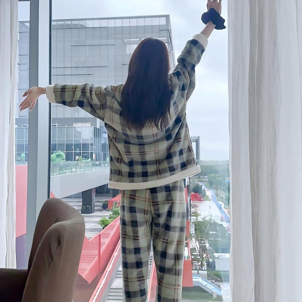 Women's Plus Size Coral Fleece Pajama Set - Plush, Thickened, Warm Lambswool for Autumn/Winter; Wearable Outdoors