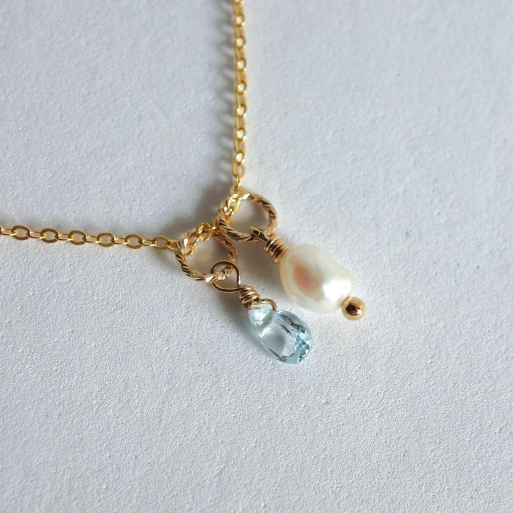[Bebe Lapin] Natural Stone and Freshwater Pearl Necklace with 14k Gold Filled Chain (Comes in a Gift Box with Paper Bag) (Blue Topaz)