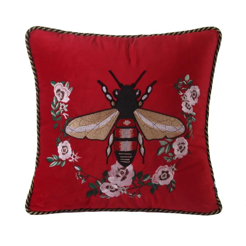 Medicci Home Vintage Cushion Cover Red Wine Velvet Plant Animals Honeybee Embroidery Throw Pillow Case Luxury Living Room Decor