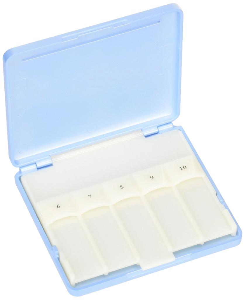 Nonaka Plastic Reed Case for Tenor Saxophone and Bass Clarinet, Holds 10 Reeds, Pastel Blue, with Selmer Logo