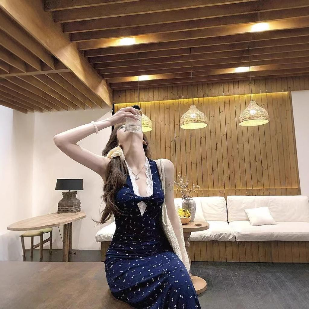 French Temperament Holiday Style Halter Waist Thin Neck V-neck Blue Floral Dress Long Dress Women's Summer