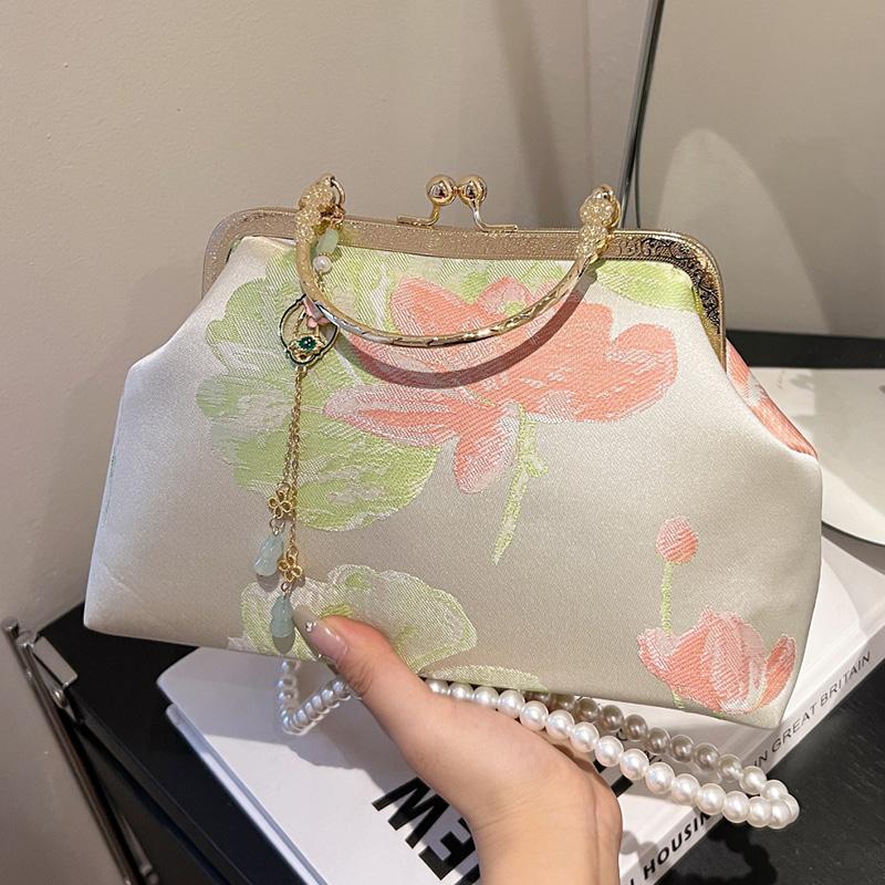 

Роскошная брендовая сумка через плечо для женщин 2024 года, новая мини-зеленая сумка через плечо с вышитыми кисточками в китайском стиле из шелка и цепочки розовый