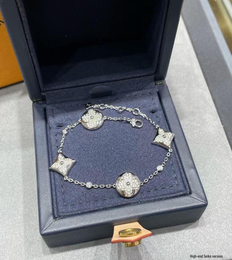 Luxusní sada náhrdelníku a náramku LV Clover & Flower z perleti