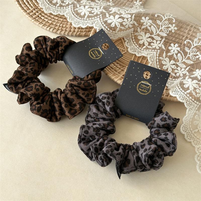 Trendy Leopard Print Scrunchies Aesthetic Hair Accessory for Women Fashion Ponytail Holder