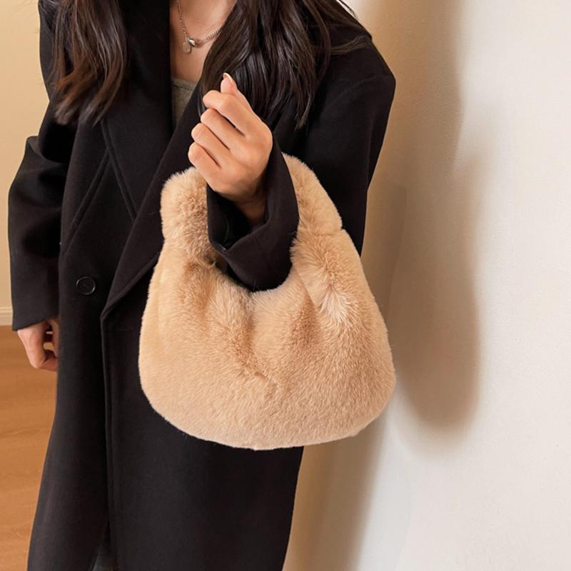 Fur Handbags Women's Small Half Moon Bag Warm Plush Wrist Bags Fashion Furry Short Handle Clutch Ladies Shoulder Bags