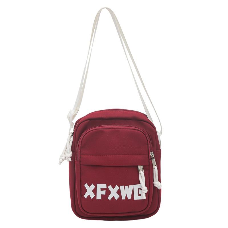 

Casual Small Bag with A Niche Design Sense, Simple and Sporty Student Crossbody Bag, Versatile and Lightweight Mobile Phone Bag червоний