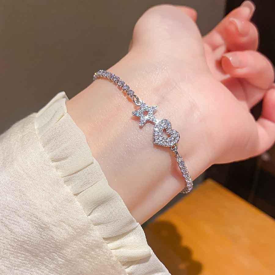 

Zircon Heart And Star Charm Hand Jewelry With High End Feel For Womens Casual Accessories Silver