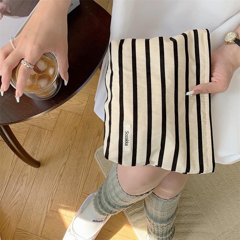 Large Capacity Knitted Stripe Cosmetic & Toiletry Travel Bag