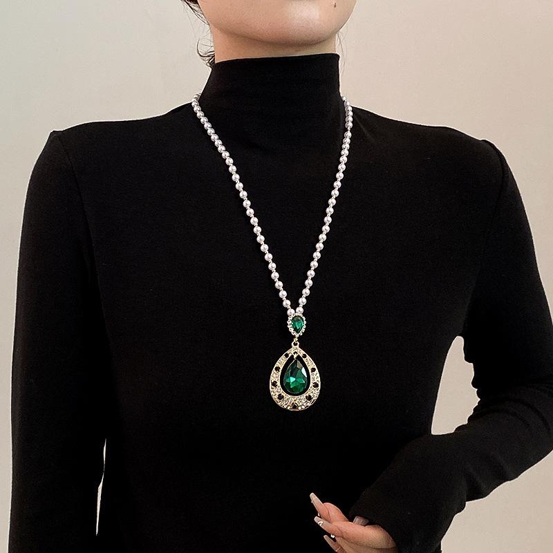 Green crystal oval sweater chain Internet celebrity simple temperament versatile atmosphere necklace female pendant pendant accessories retro