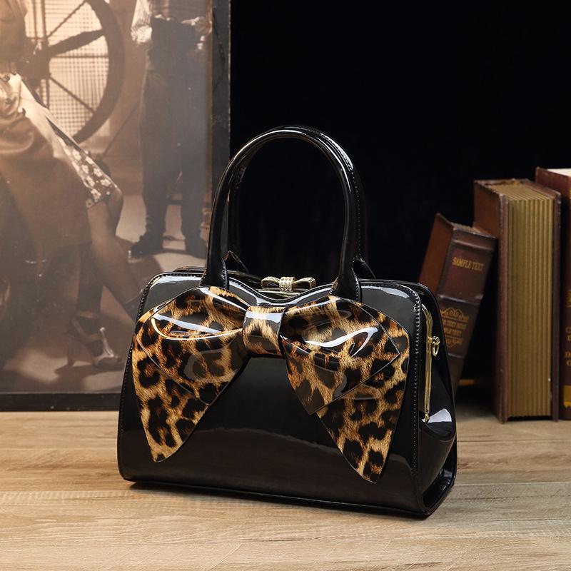 Crossbody Bag Women S Fashion Versatile Women S Bag Temperament Underarm Bag Premium Portable Shoulder Women S Bag цветной печати леопарда
