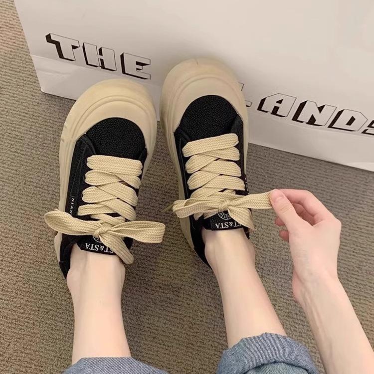 Thick-soled German Training Shoes Women's 2025 New Dissolved Small Black Shoes Low-top Non-slip Board Shoes Casual Versatile Sports Shoes