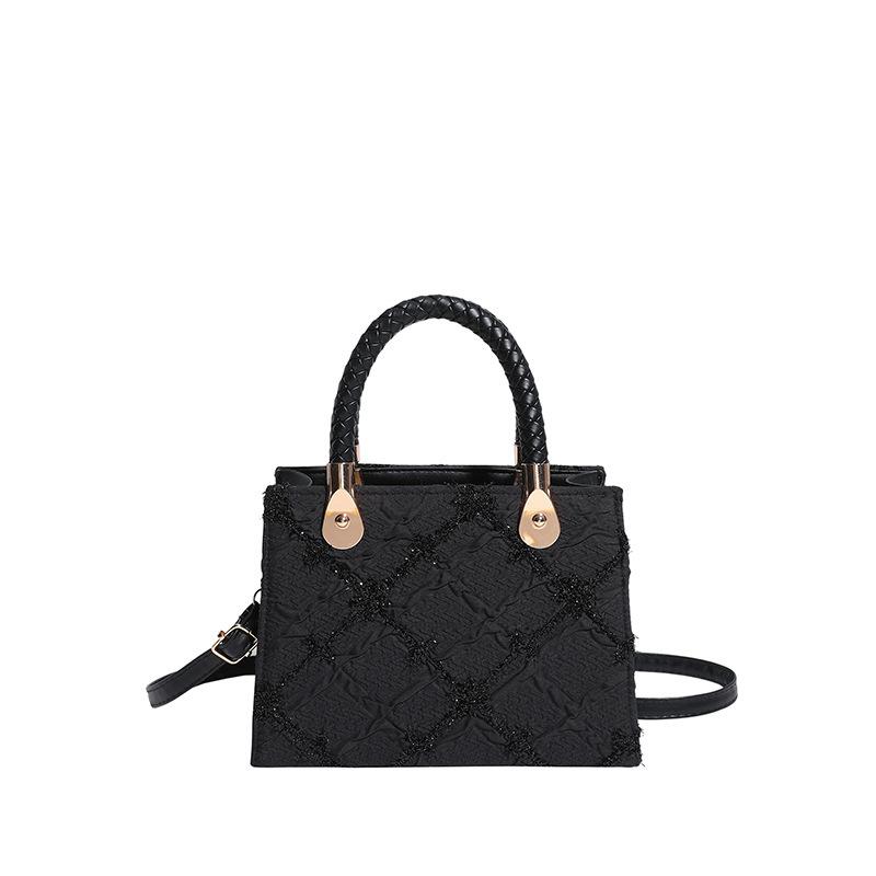 Handheld Small Bag Women 2025 Popular New Fashion Ins Trendy Fashion Shoulder Bag Commuter Messenger Small Square Bag