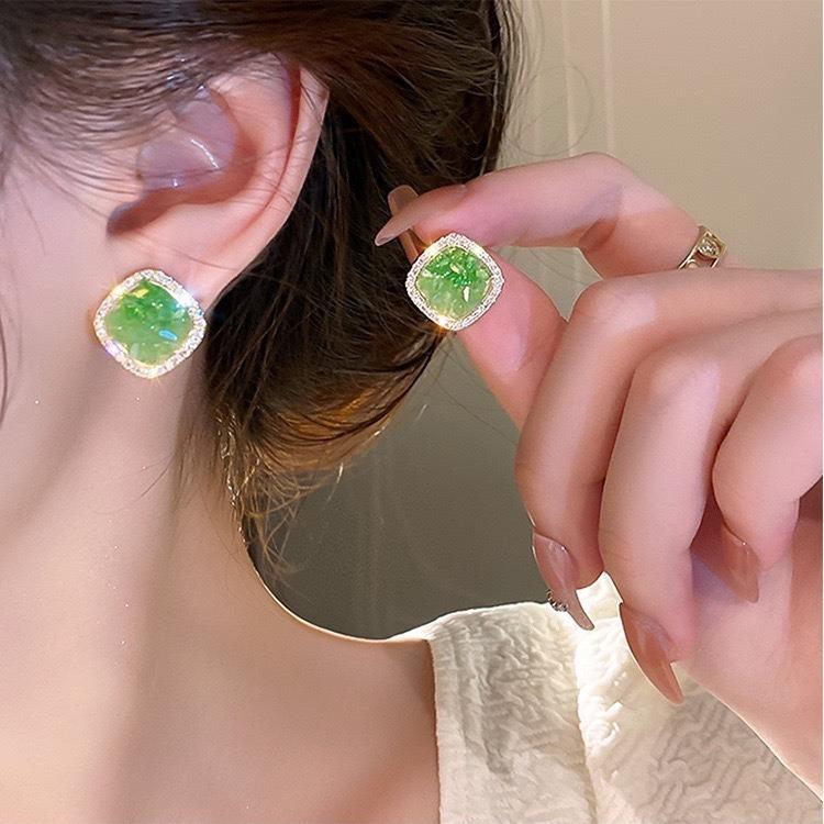 Natural stone green stud earrings women's light luxury high-end sense niche design earrings new popular unique earrings