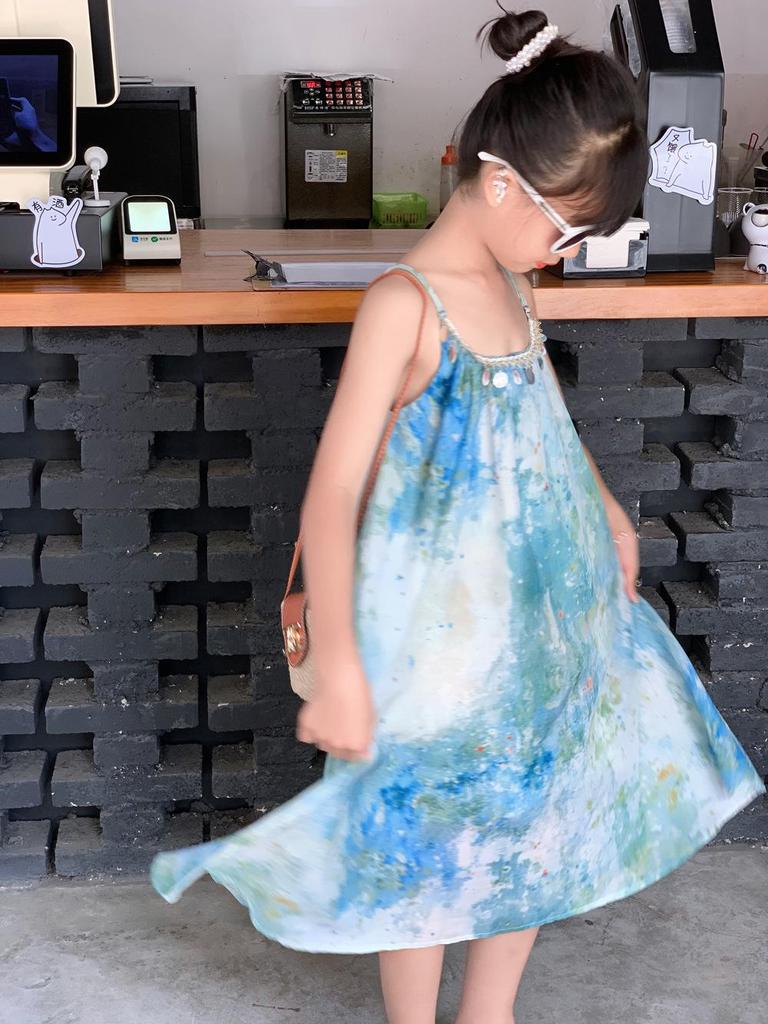 Summer Tie-Dye Mother-Daughter Seaside Vacation Dress: Loose-Fit, Slimming, Sweet French Style with Suspenders.