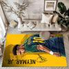 Neymar Jr. Dywaniki Brazil Legend Square to świetny wybór do salonów, sypialni, wystroju domu oraz jako prezenty.
