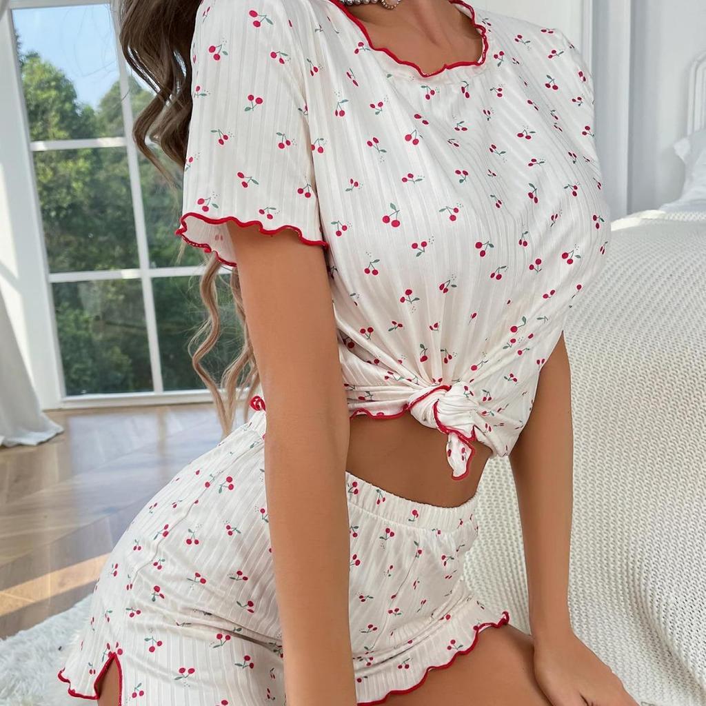 Pigiama Kawaii da Donna Set con Stampa Ciliegie Top a Manica Corta con Volant e Pantaloncini a Vita Elastica Completi 2 Pezzi Abbigliamento da Casa