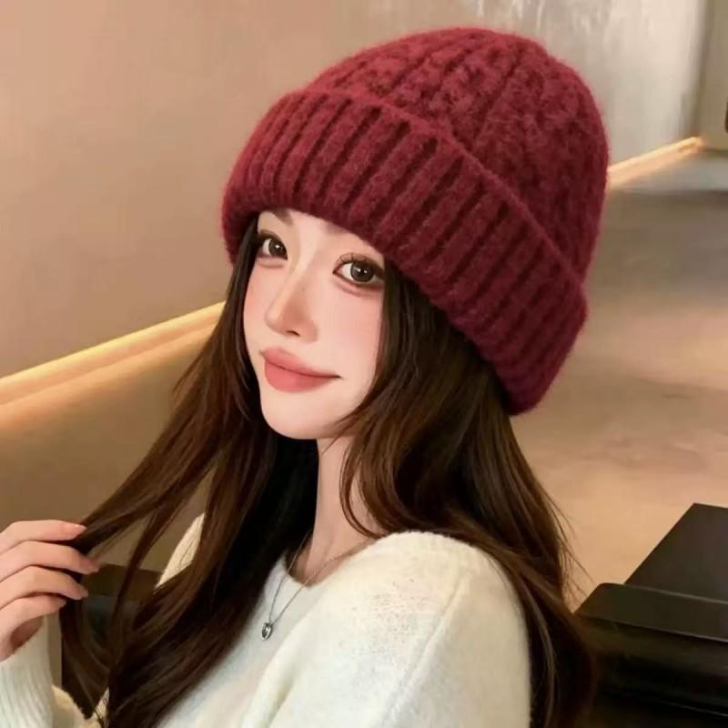 2026 Winter Solid Color Knit Beanie Hat Women Warm Ear-Protective Slimming Face Fit Casual Daily Wear