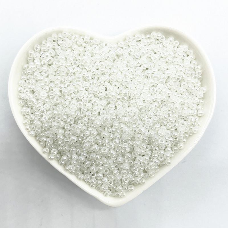 

New 15g/lot 2mm 3mm 4mm Effect of The Cream Charm Czech Glass Seed Beads for Jewelry Making DIY Bracelet Necklace Accessories 2mm(15g)