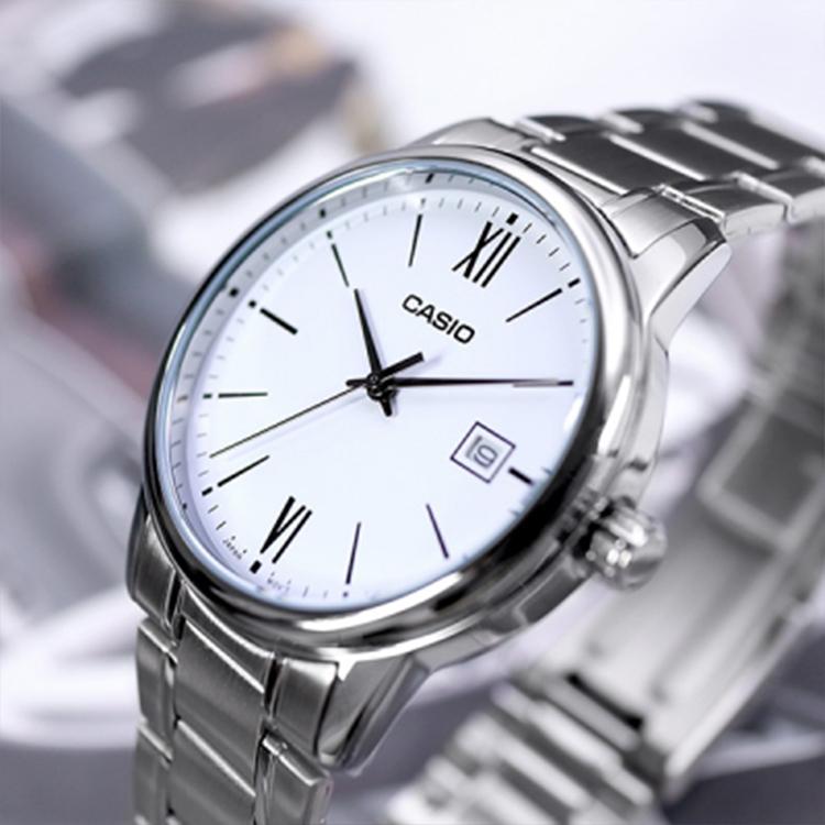 Casio Dress Series Simple Retro Small Round Watch Business Casual Fashion Stainless Steel Watch Quartz Movement Stainless Steel Strap MTP-V002D-7B3