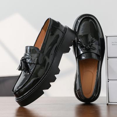 Mode Koreanischer Stil Handgefertigt Bequem Herren Quasten Design Lässiger Loafer Dicksohlig Runde Zehenpartie Modische Lederschuhe
