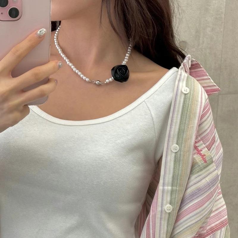 Three-Dimensional Flower Magnet Pearl Necklace Female Niche Design French Retro Versatile Temperament Fashion Neck Chain Collarbone Chain
