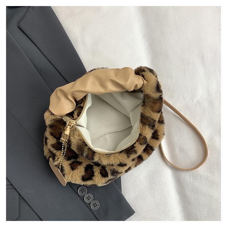 Trendy Leopard Print Plush Casual Shoulder Handbag