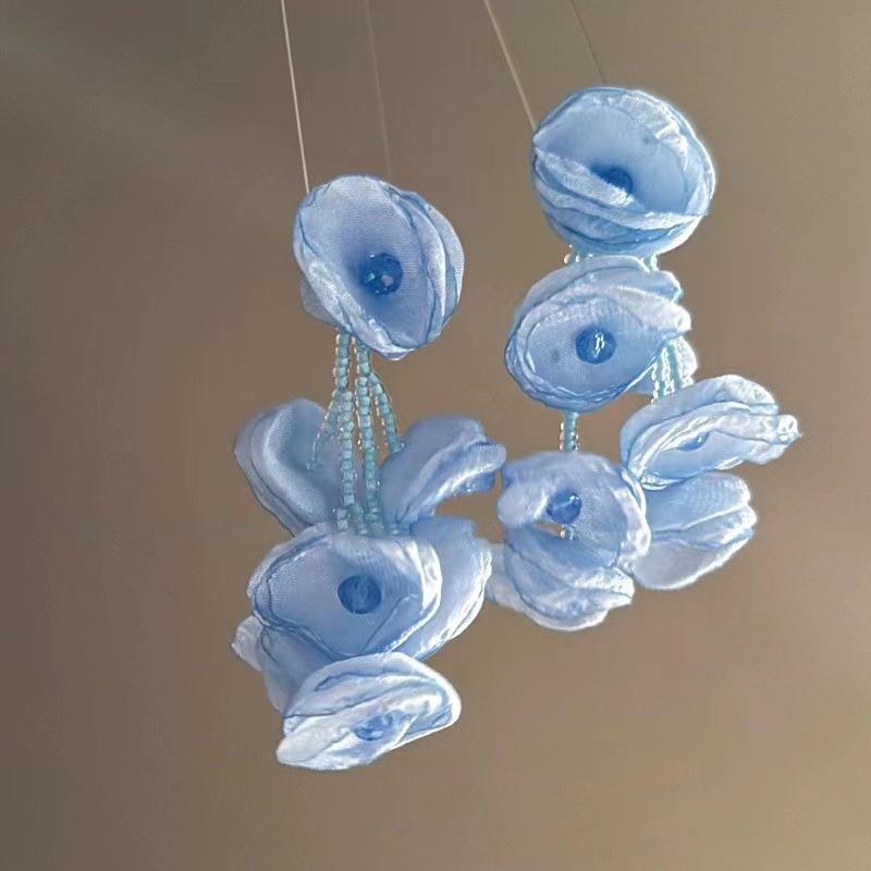 

Серьги с инкрустацией из голубых капель масла и бриллиантов, художественные и свежие темпераментные серьги, модные и роскошные серьги высокого класса