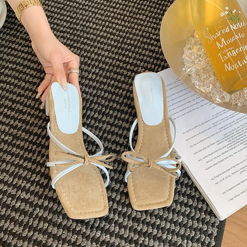 Fashion New Style Popular Woman Slippers Casual Pantofle Rubber Flip Flops Low Luxury Summer Flats Rome Sandals Women's Fashion Slippers