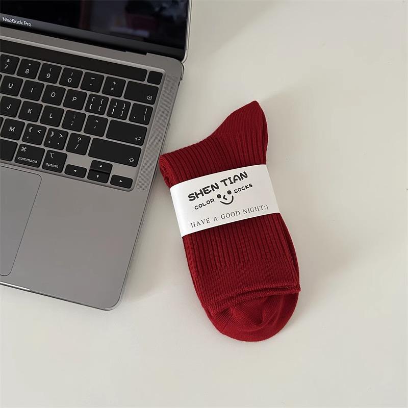 

Men s Zodiac Year Dark Red Cotton Mid-Calf Wedding Socks Regular Socks темно-червоний колір