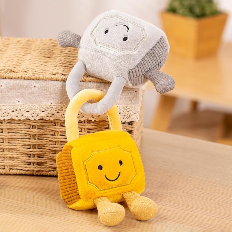 Creative plush toy couple confession gift concentric lock plush doll cushion throw pillow to soothe and accompany sleeping
